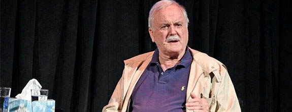 Cleese Os John Cleese afirma que artistas devem substituir os críticos